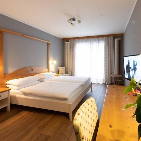 Hotel Hellweger กัมโปตูเรส ภายนอก รูปภาพ